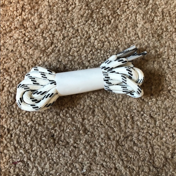 balenciaga triple s laces